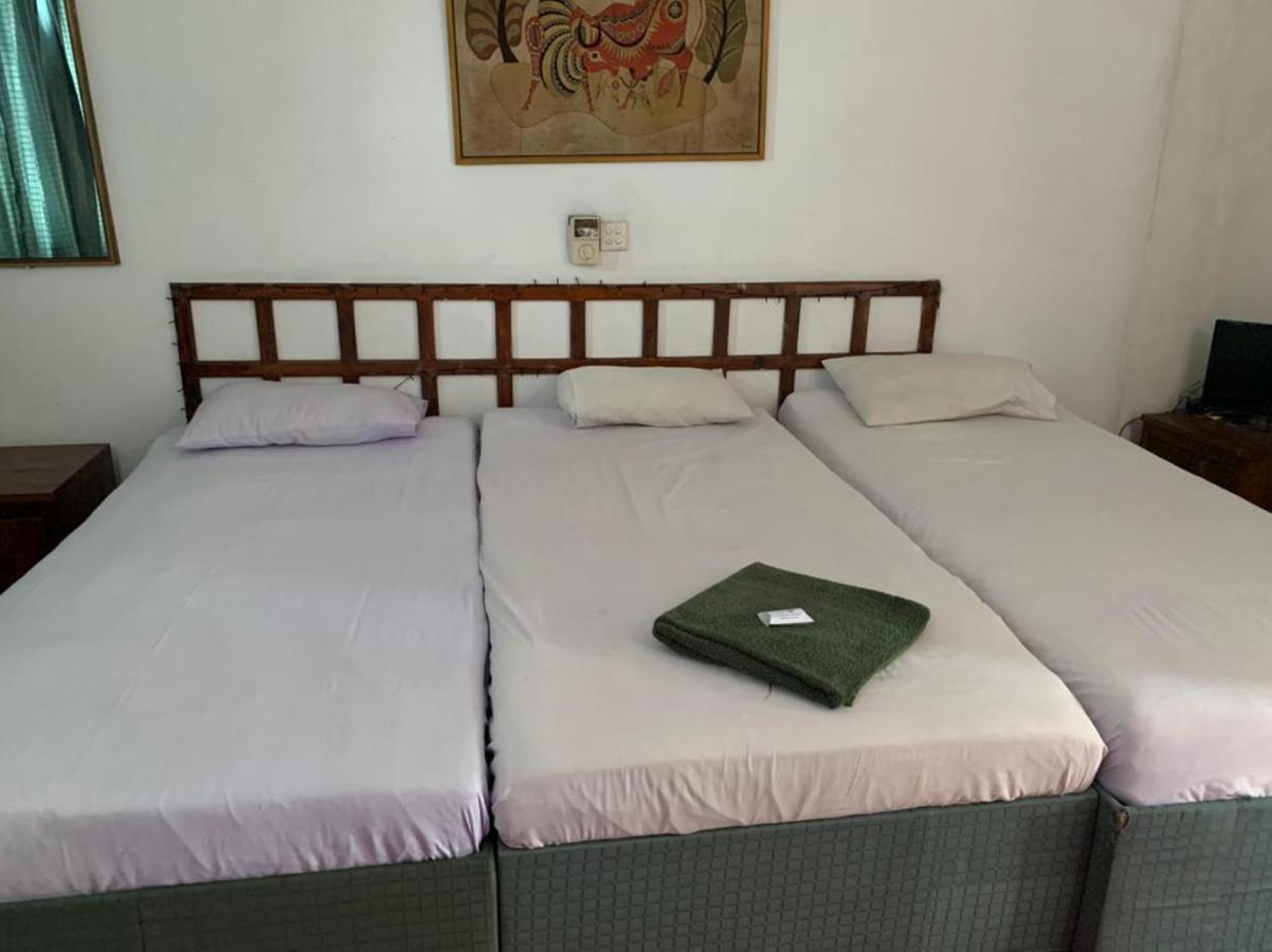 Nilani Hotel Ratnapura Exteriör bild