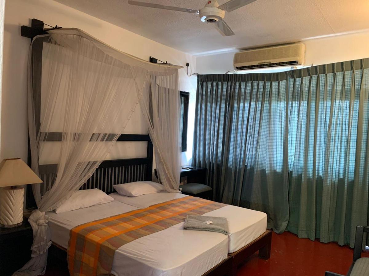 Nilani Hotel Ratnapura Exteriör bild