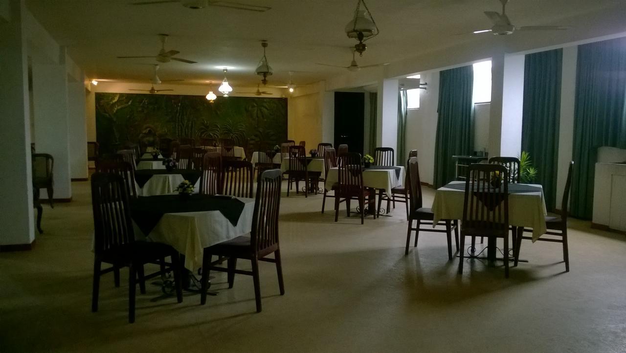 Nilani Hotel Ratnapura Exteriör bild