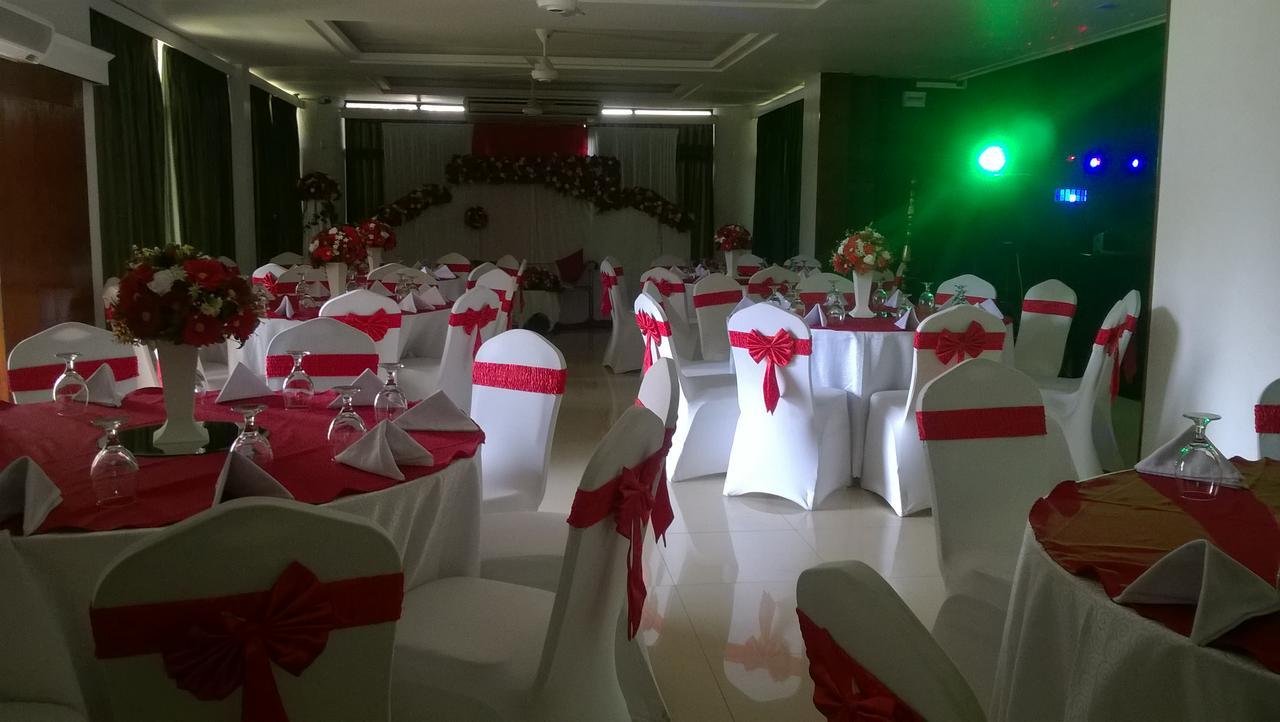 Nilani Hotel Ratnapura Exteriör bild