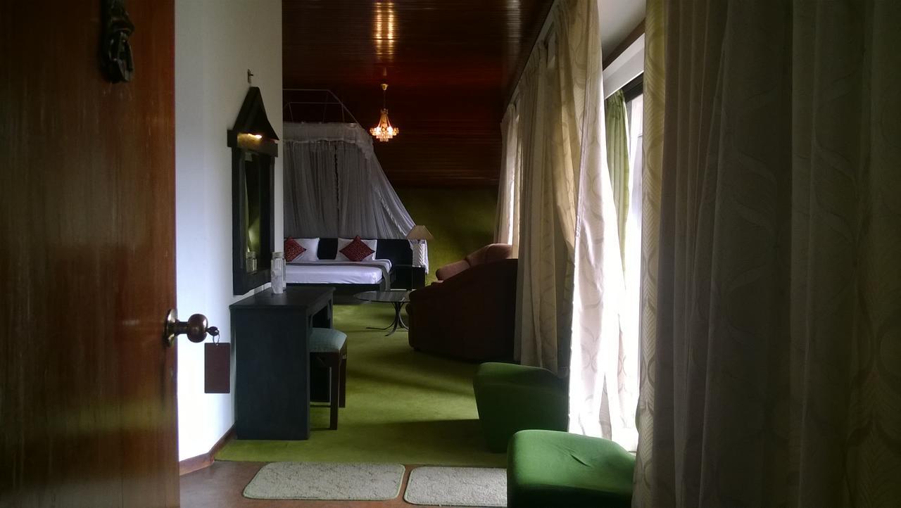 Nilani Hotel Ratnapura Exteriör bild