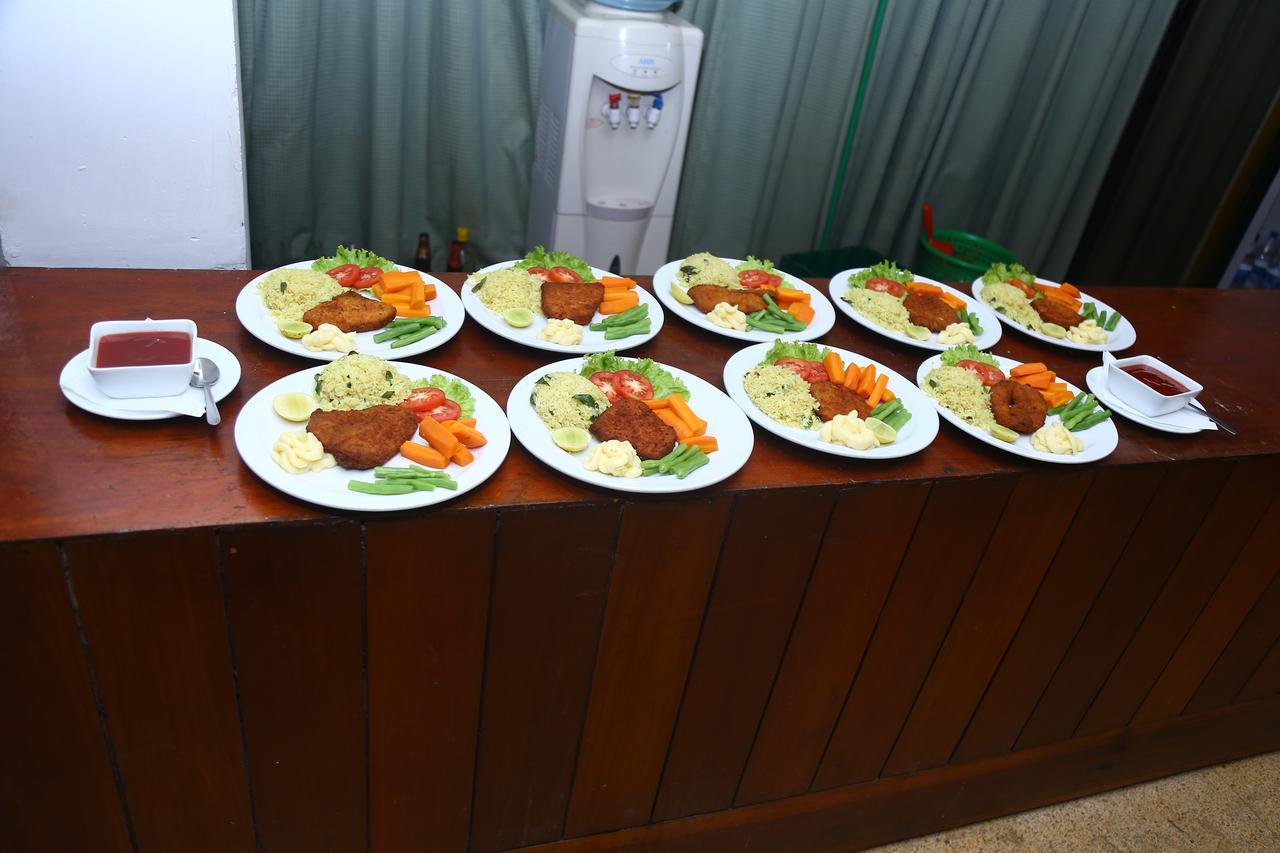Nilani Hotel Ratnapura Exteriör bild