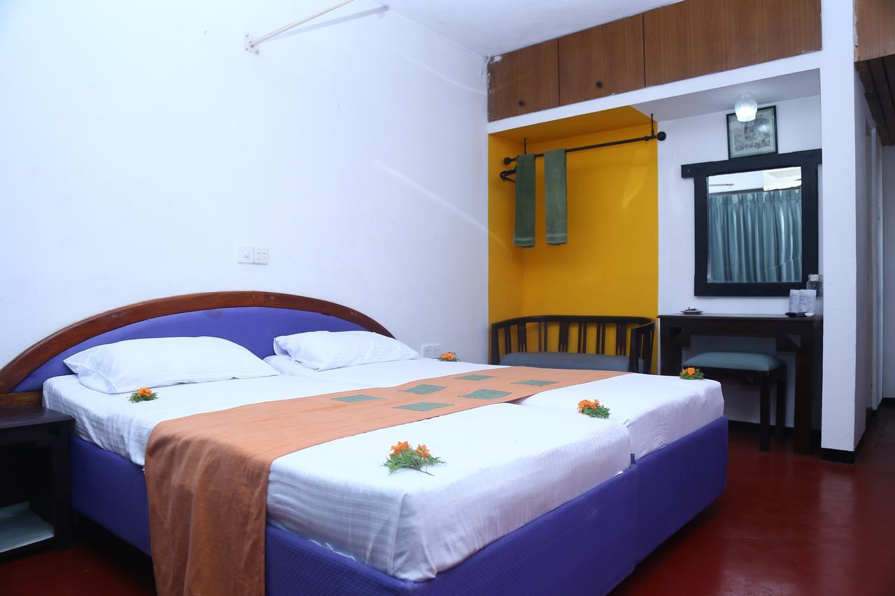 Nilani Hotel Ratnapura Exteriör bild
